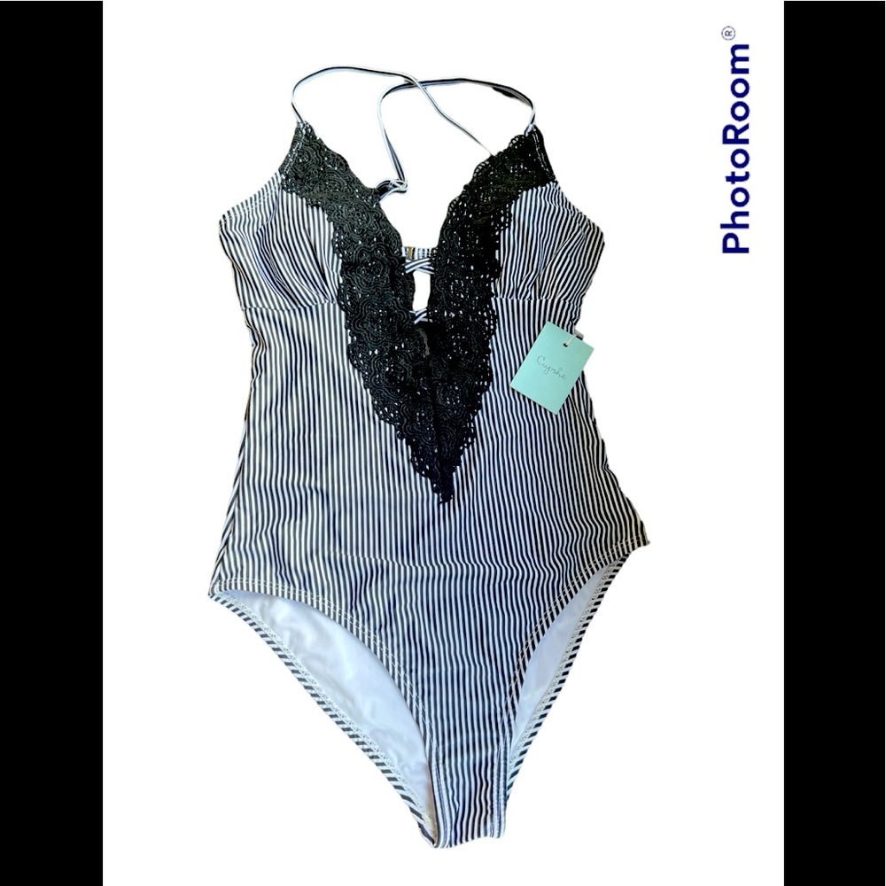 CUPSHE swimsuit